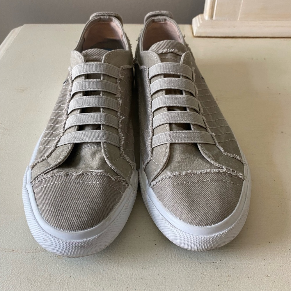 Women’s Blowfish Malibu Canvas Slip On Shoes - Picture 2 of 7